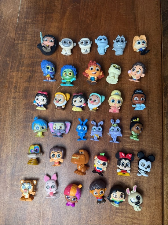 Disney Other - Doorables lot